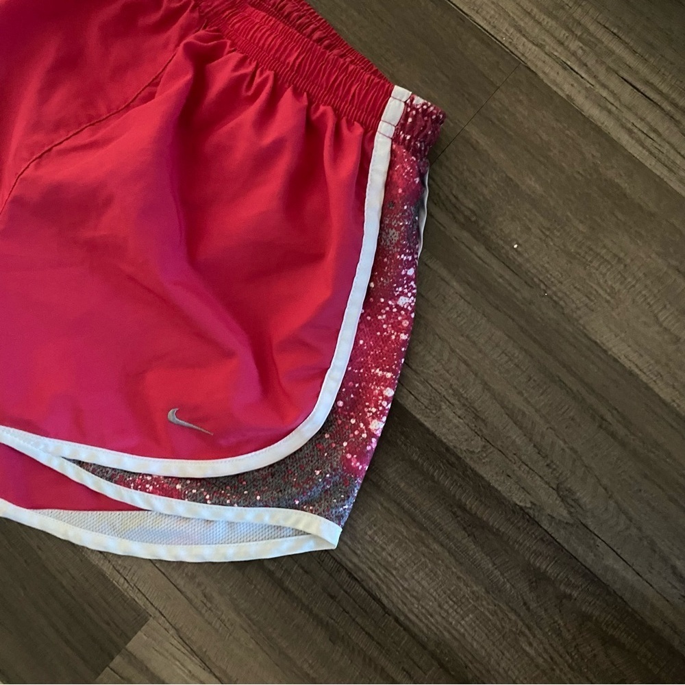 Nike  Dri - Fit athletic pink Women’s short size S - Picture 7 of 7
